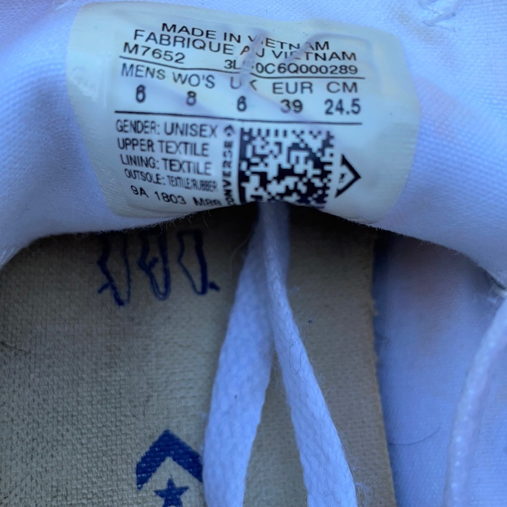 Converse - Picture 3 of 4